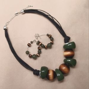 Green brown statement necklace set